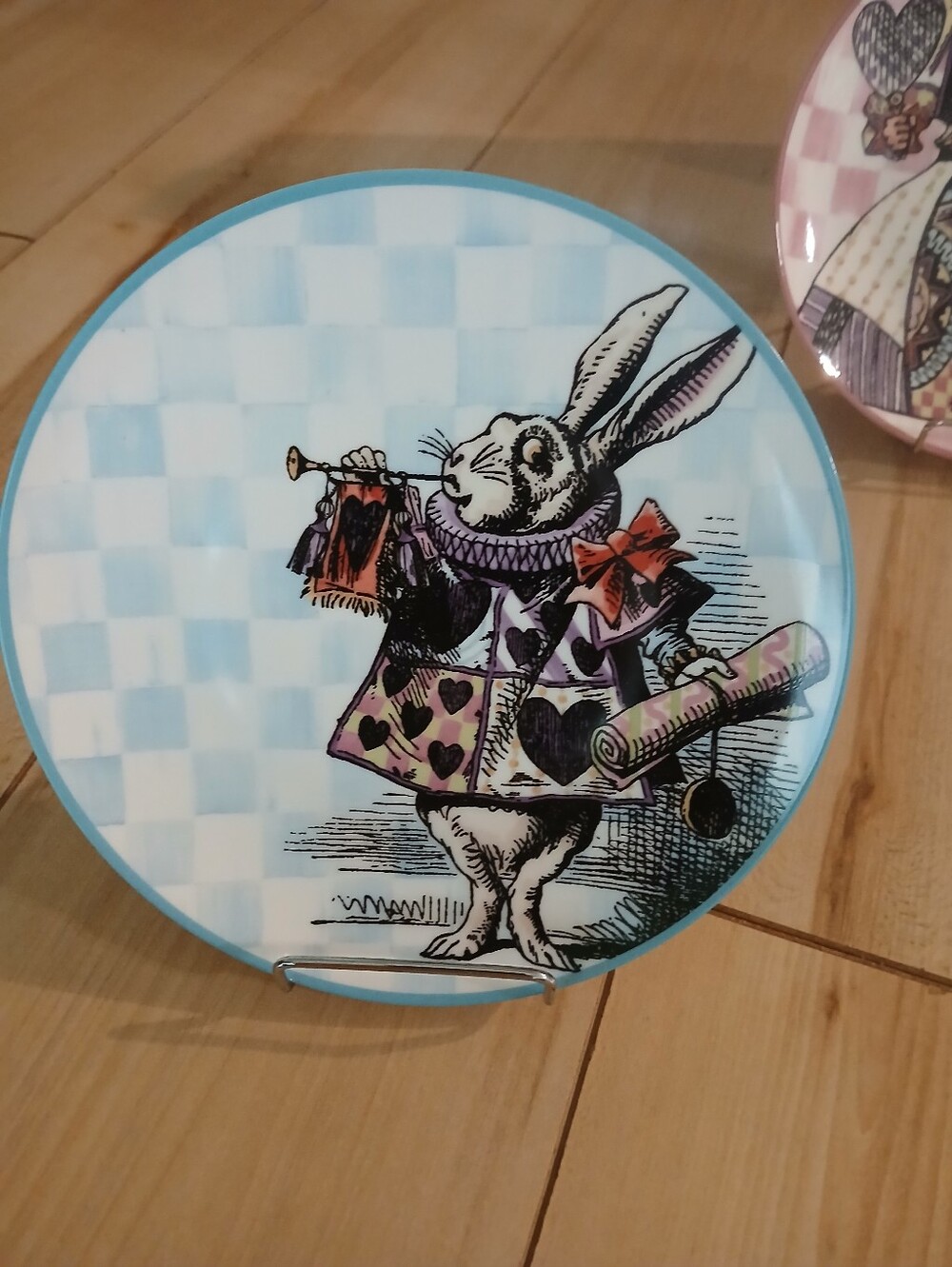 MacKenzie-Childs Pastel Alice in Wonderland Decorative Plate Set - New In Box - Picture 2 of 9